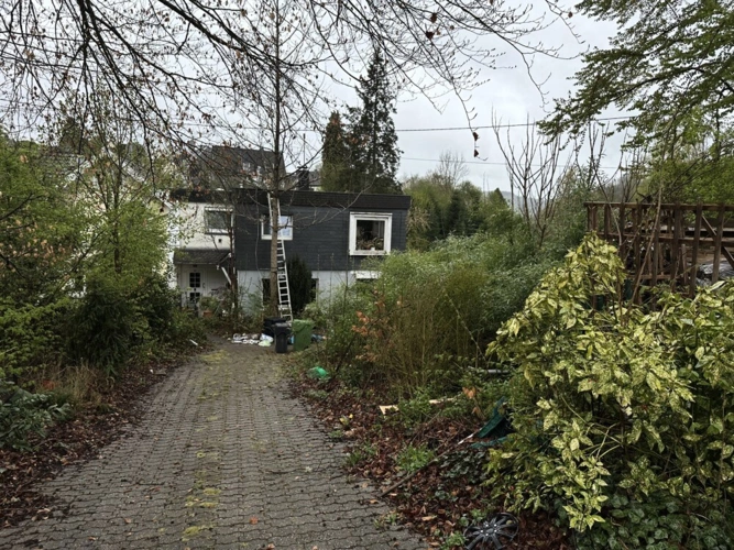 Doppelhaushälfte RECHTS Wegerecht