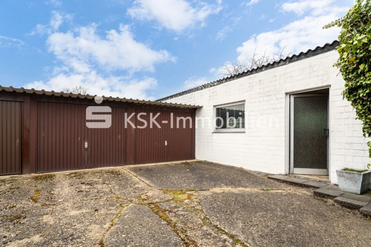 121059 Garage