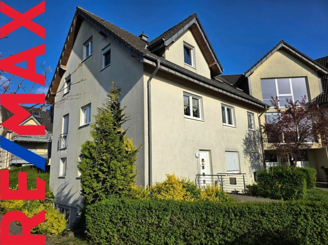 Treppenhaus mit Aufzug (DG)