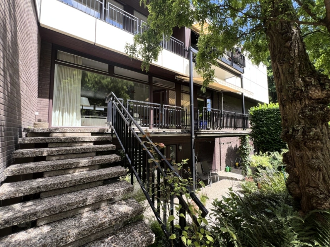 Rückansicht Terrassen + Balkone