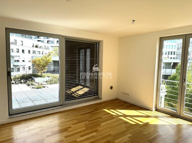 Schlafzimmer mit großer Terrasse