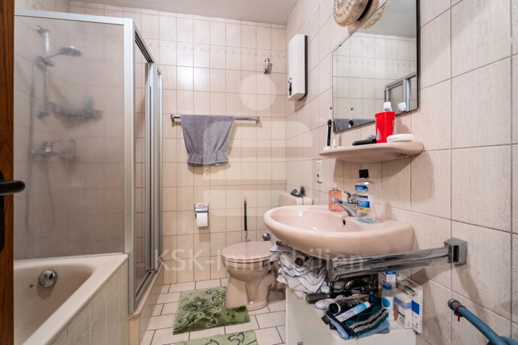 Badezimmer 2. OG links