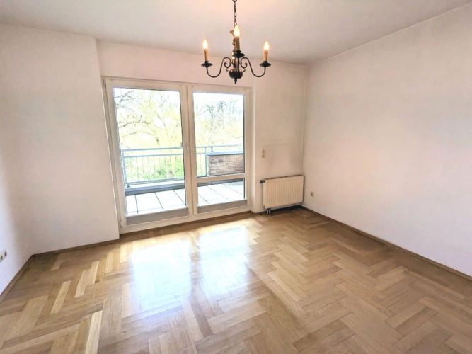 Eltern-Schlafzimmer mit Balkon