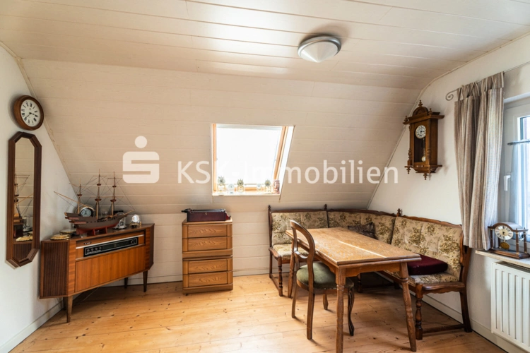 140268 Esszimmer