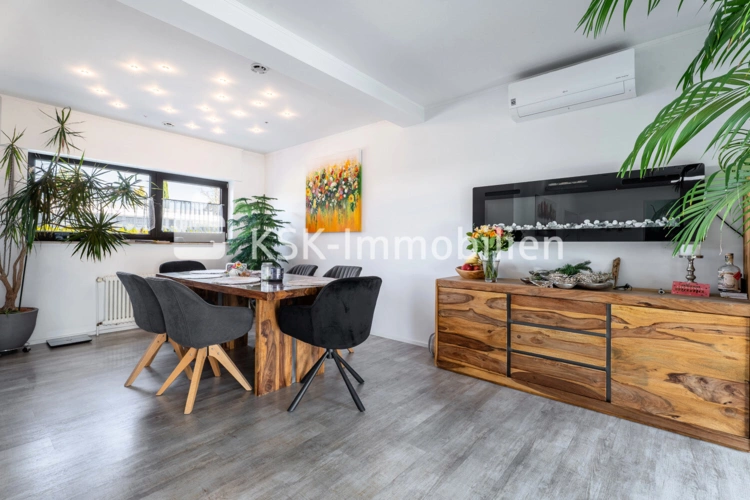 148541 Wohn- und Esszimmer