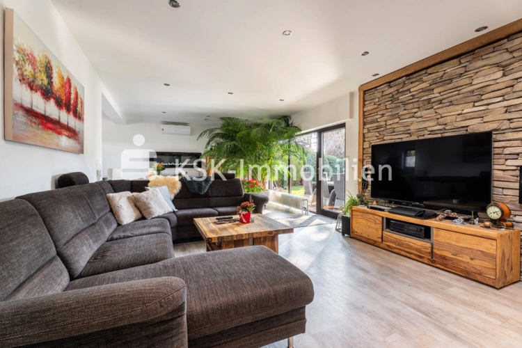 148541 Wohn- und Esszimmer