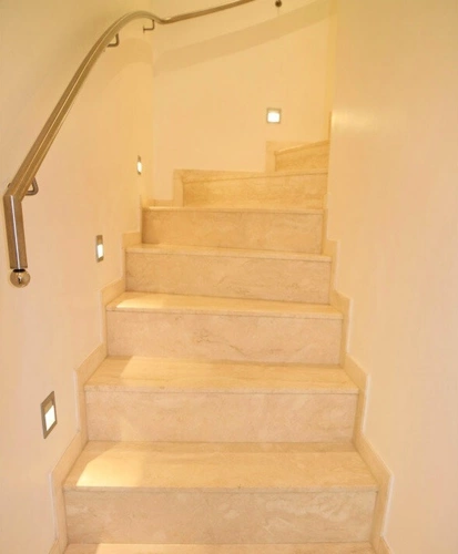 Stufen in die 5. Etage