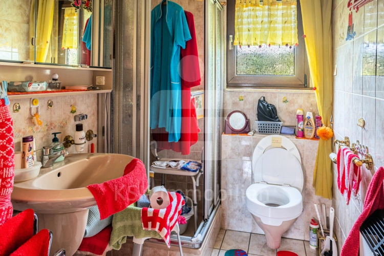 137064 Erdgeschoss Badezimmer