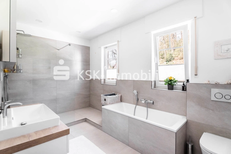 149388 Badezimmer Obergeschoss