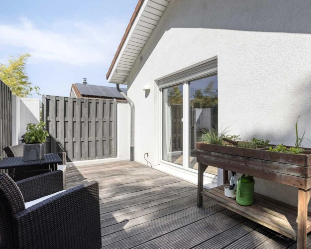 Westliche Terrasse (Esszimmer)