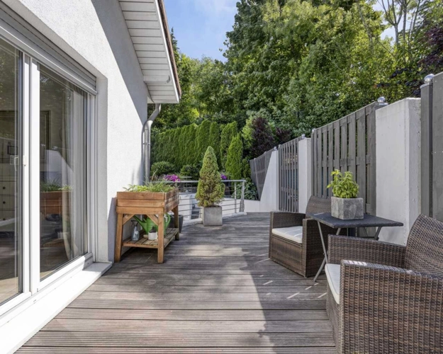 Westliche Terrasse (Esszimmer)