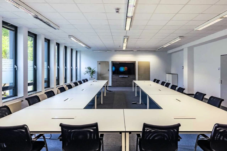 Konferenzraum (Einrichtungsbeispiel)