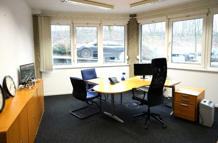 Büro 4