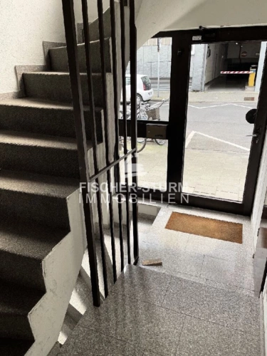 Treppenhaus mit Lift