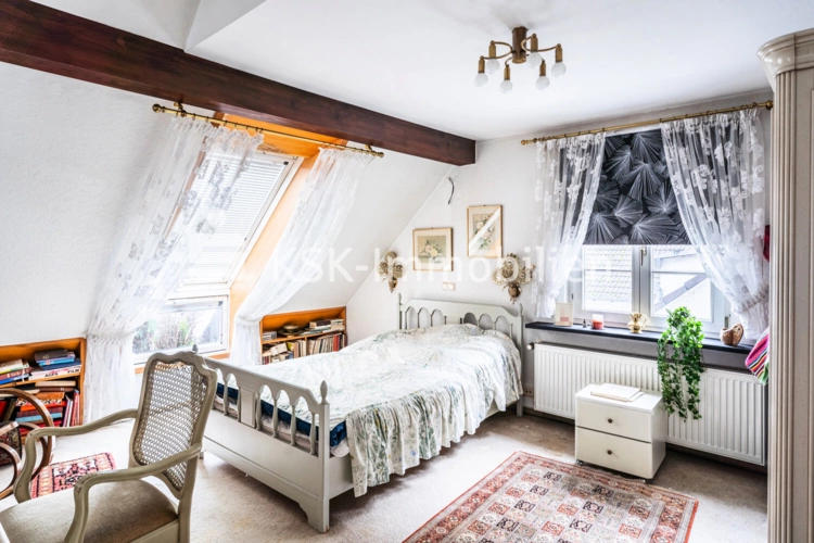 140019 Zimmer Dachgeschoss