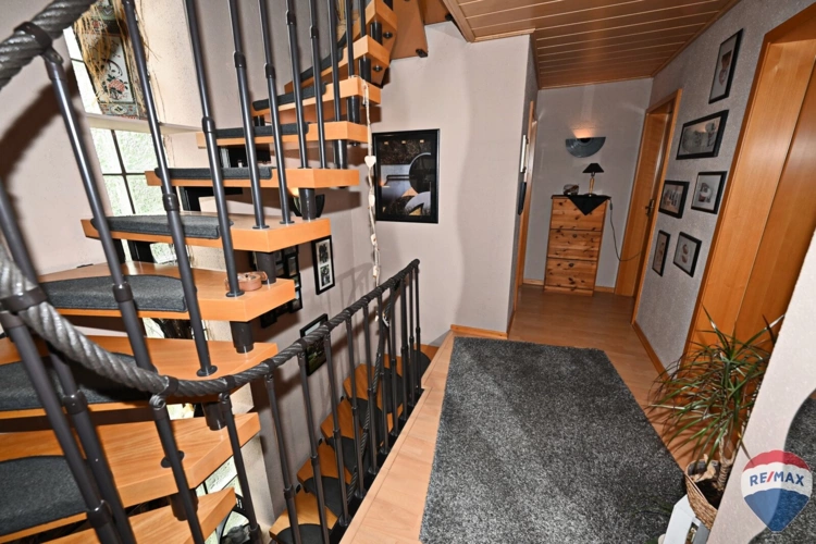 Treppe zum Spitzdach