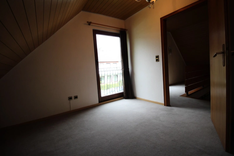 1. Zimmer-ebenso-1.Etage