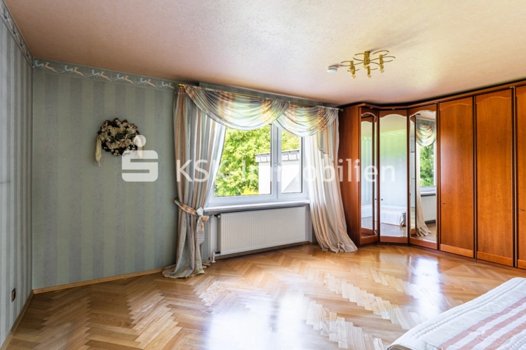 126063 Erdgeschoss Zimmer
