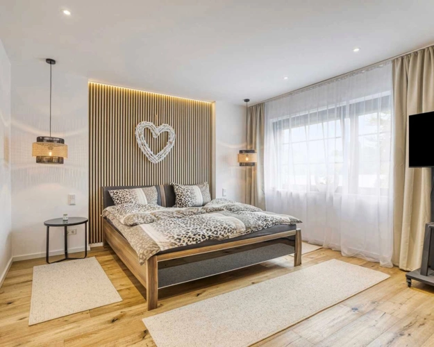 Hauptwohnung: Erstes Schlafzimmer