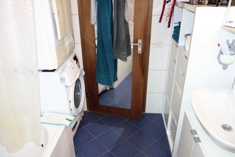 Badezimmer ebenso