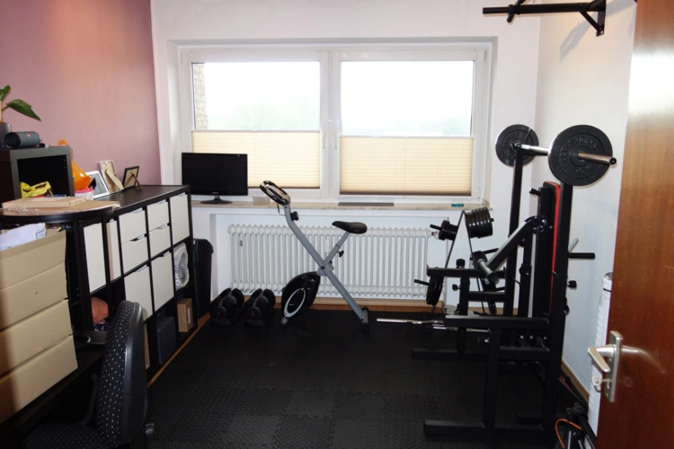 Arbeits-/Kinder-/Gästezimmer