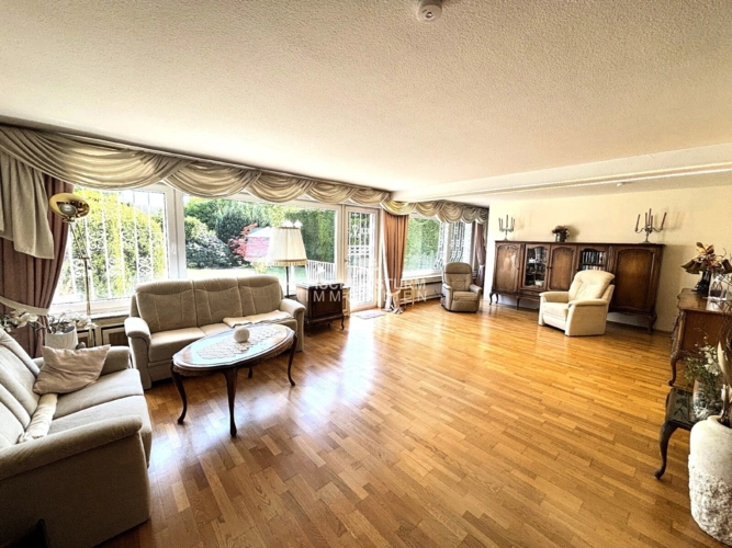 EG-Wohnzimmer mit Terrasse