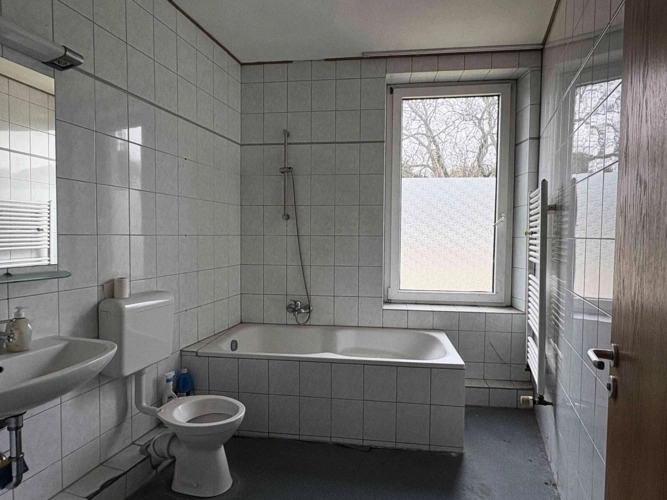 Badezimmer 1. OG links