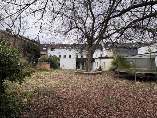 Rückansicht inkl. Garten