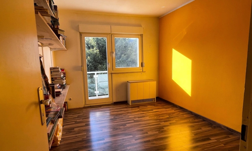 Zimmer mit Balkon