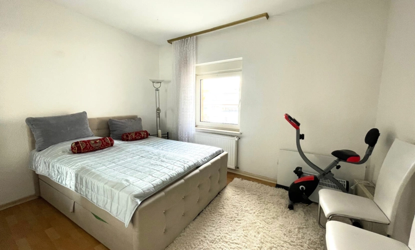 Schlafzimmer 1