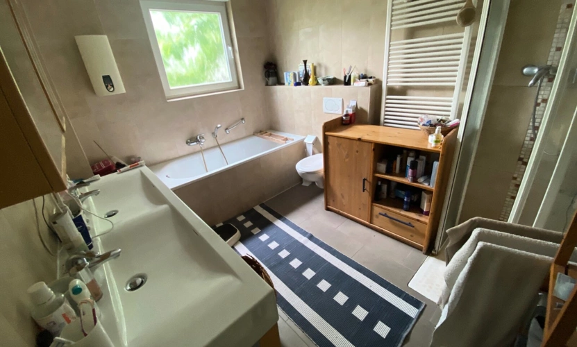 Badezimmer im Erdgeschoss