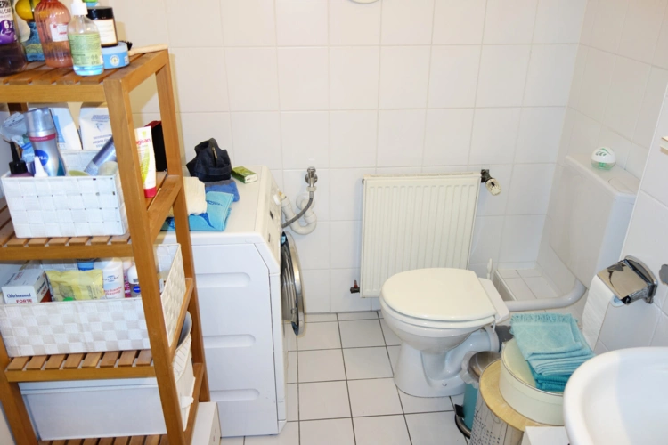 Badezimmer ebenso