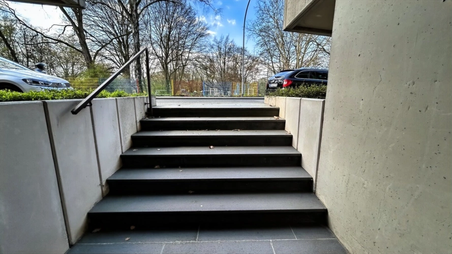 Vordere Treppe