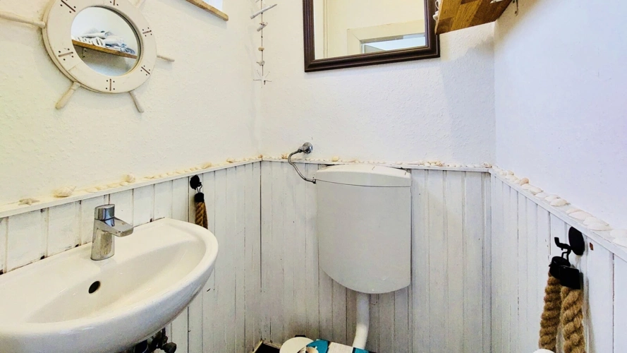 EG- WC