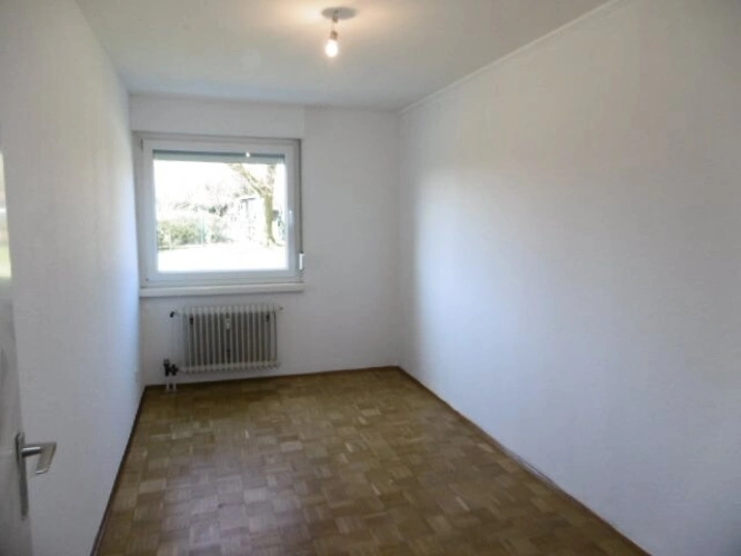 Arbeits-/Kinder-/Gästezimmer