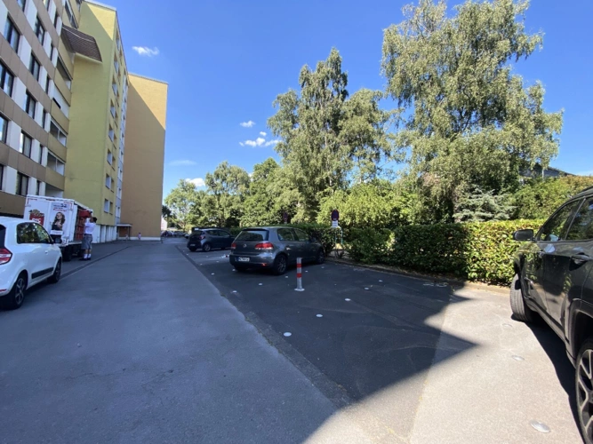 Zufahrt/Stellplatz