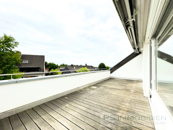 Südbalkon mit Markise