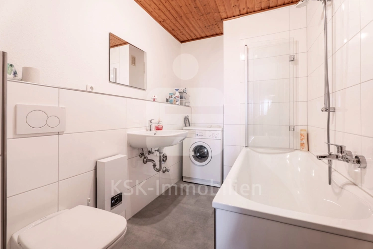 Wohnung 2. Obergeschoss Bad