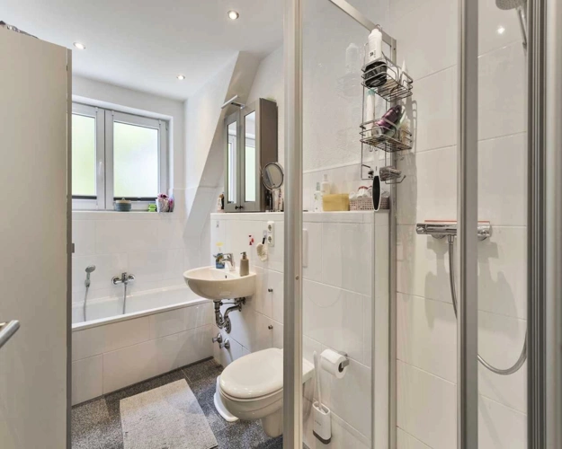 Badezimmer (Whg. DG)