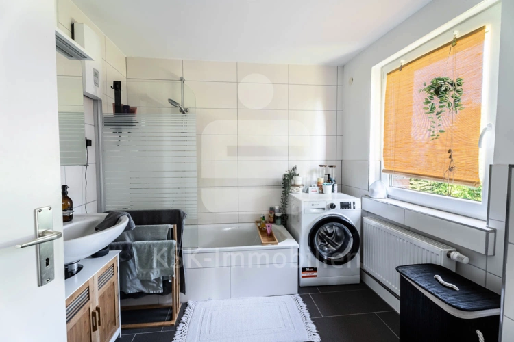 Badezimmer Obergeschoss Wohnung 2