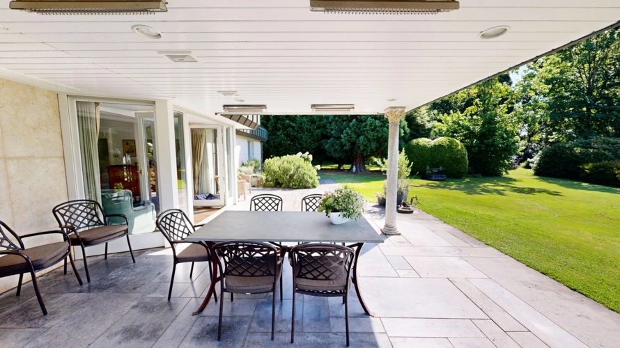 Überdachte Terrasse