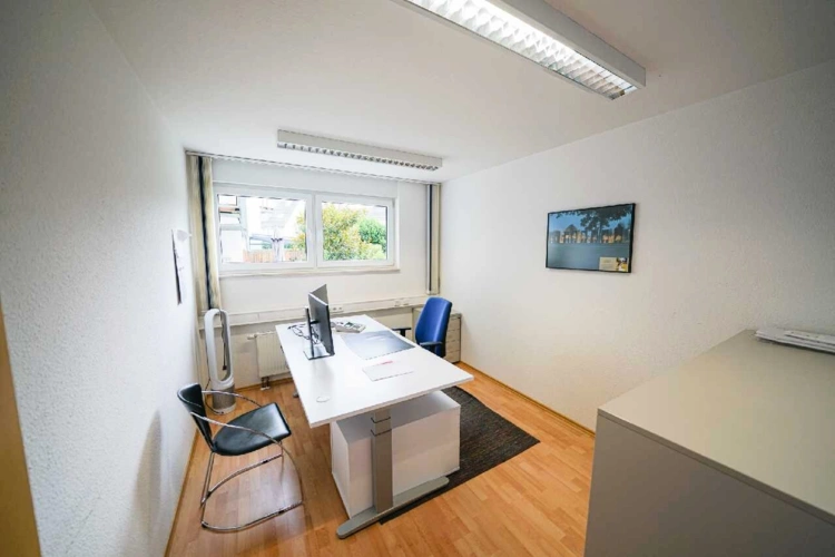 Büro 1