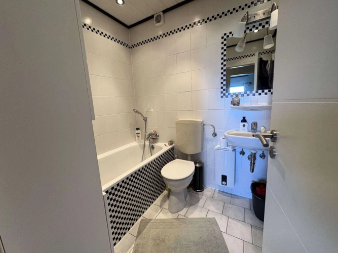 Badezimmer 2