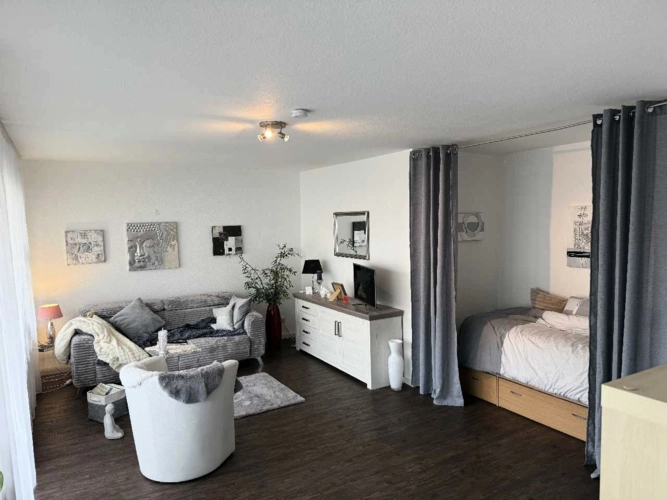 Wohn-/Schlafzimmer