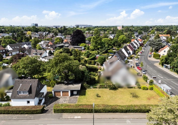 Grundstück
