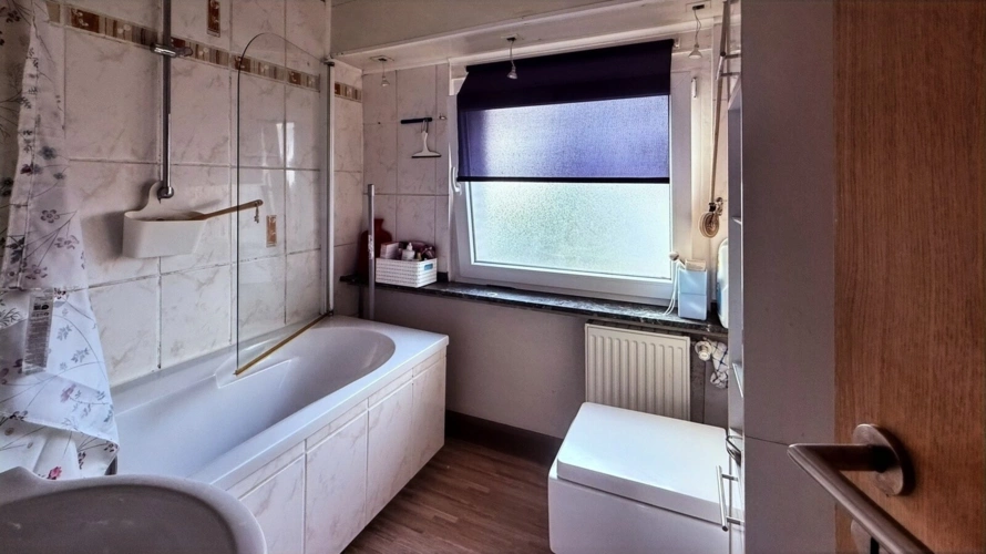 Badezimmer DG