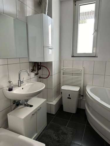 Bad Therme-Waschbecken-Teilber. Dusche