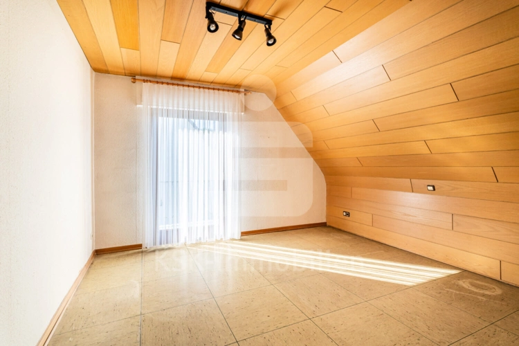 Schlafzimmer (2)