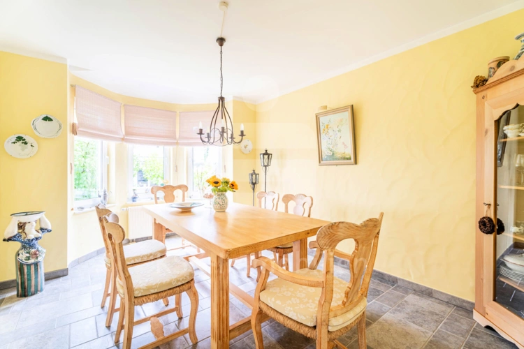 153532 Esszimmer