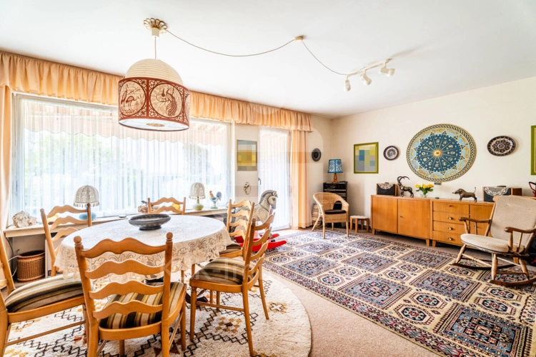 Wohn/-Esszimmer